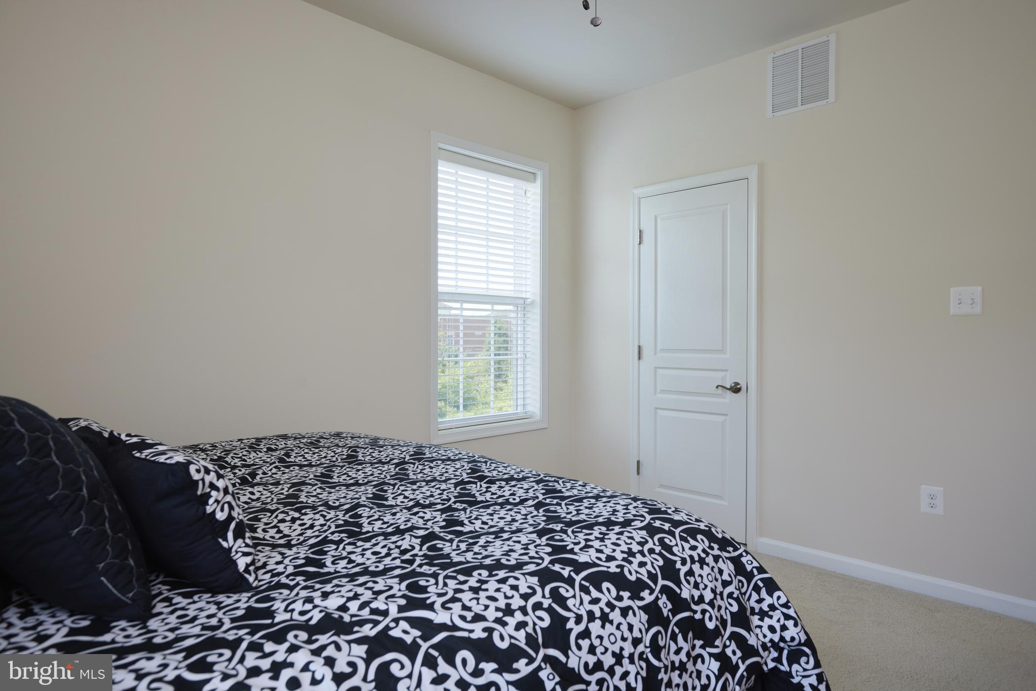 400 BLUE FLAX PLACE