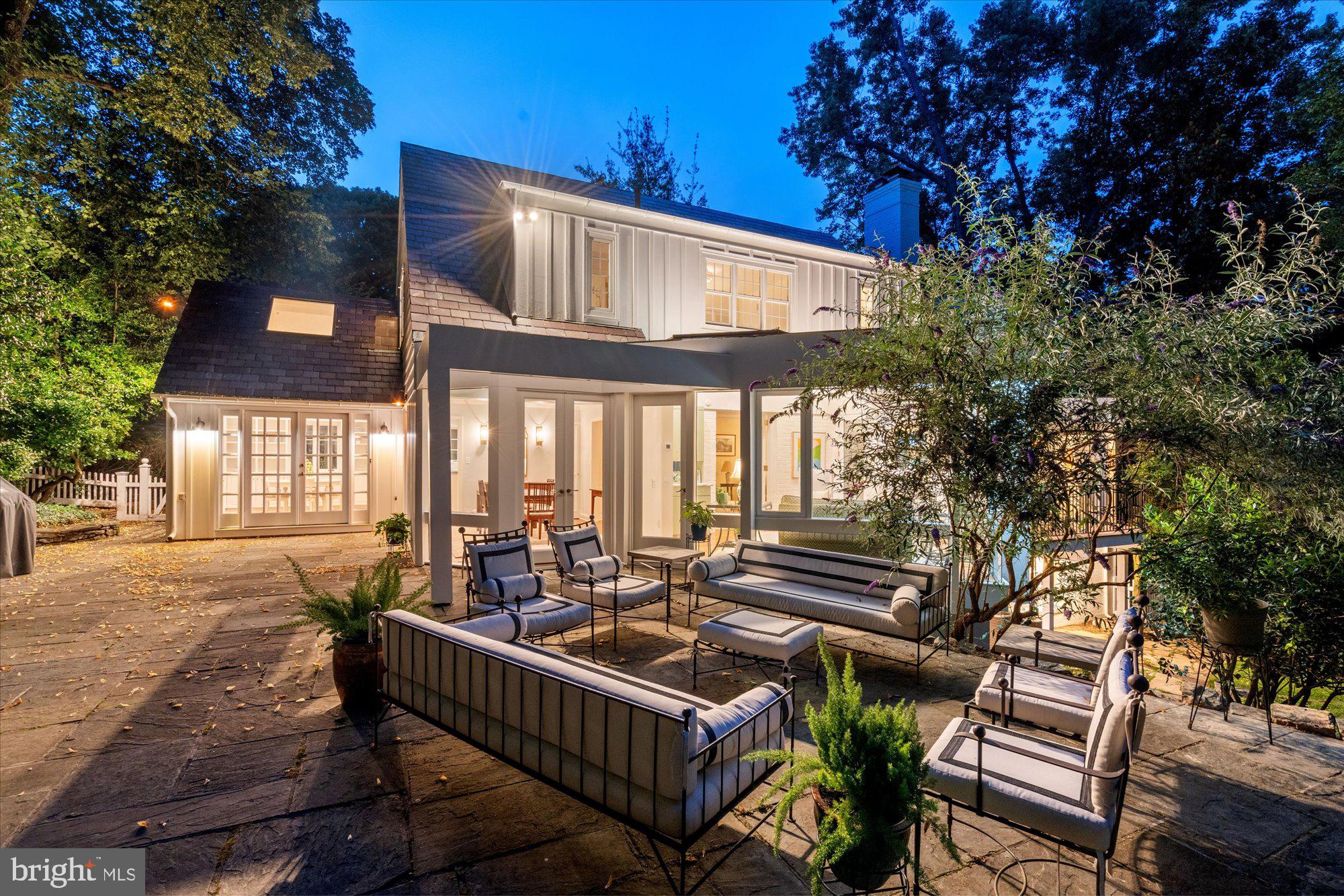 8519 LONGFELLOW PLACE