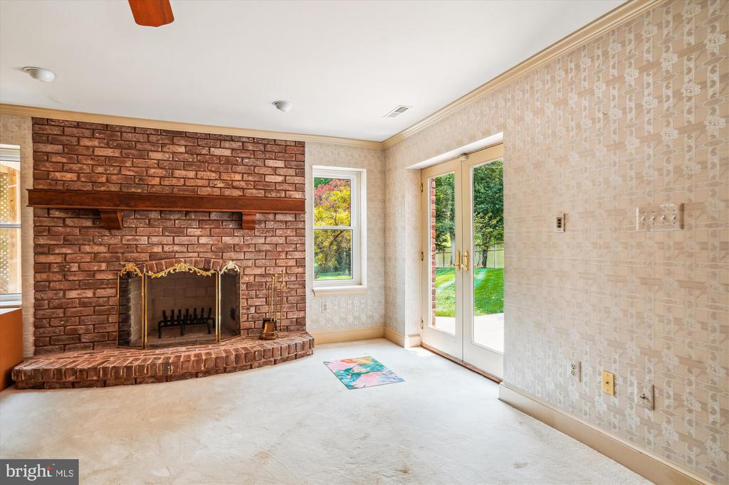 16429 EQUESTRIAN LANE