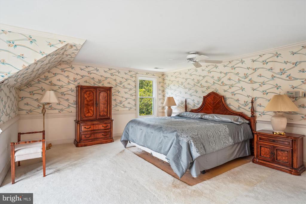 16429 EQUESTRIAN LANE