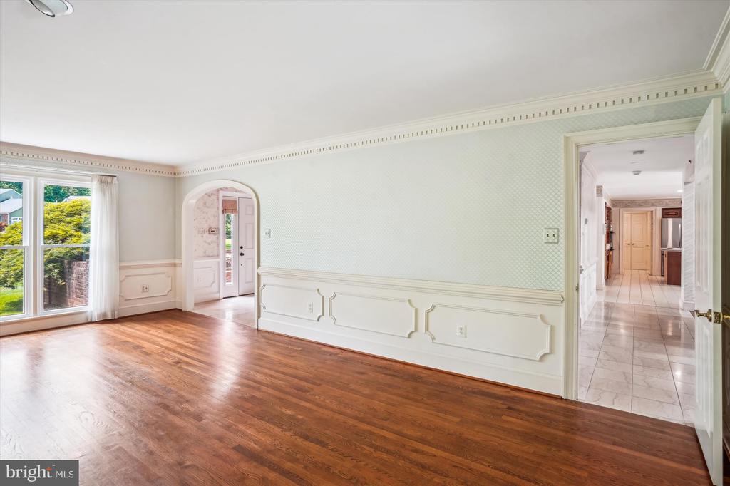 16429 EQUESTRIAN LANE
