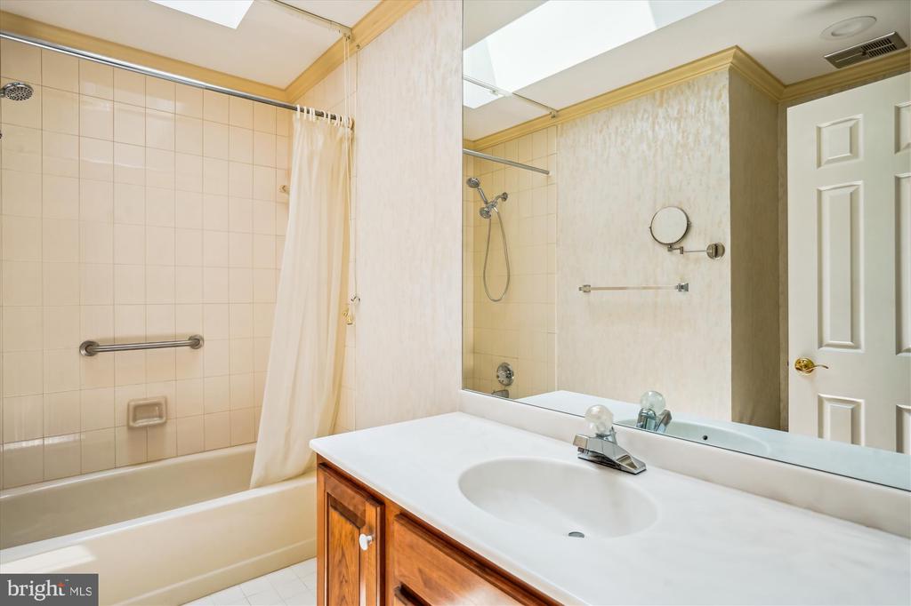 16429 EQUESTRIAN LANE
