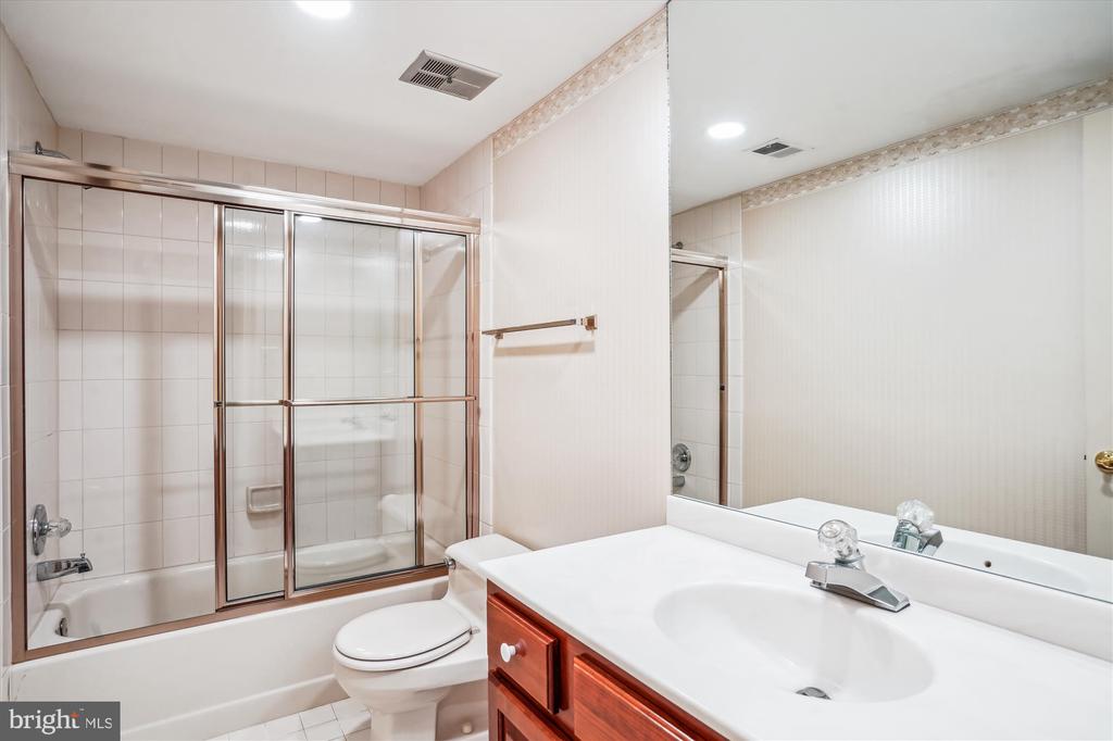 16429 EQUESTRIAN LANE