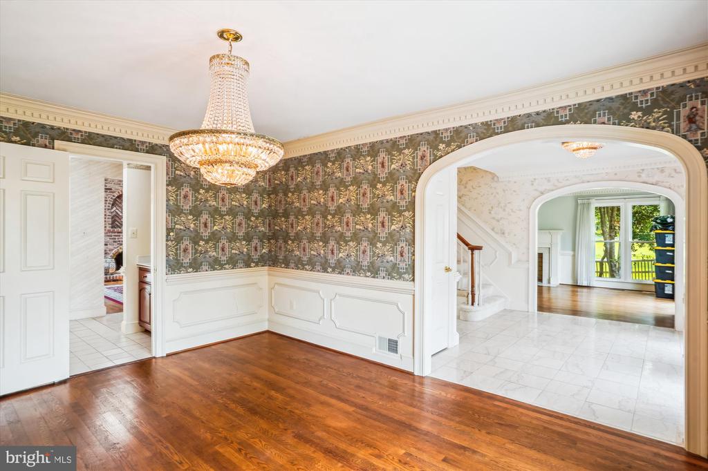 16429 EQUESTRIAN LANE