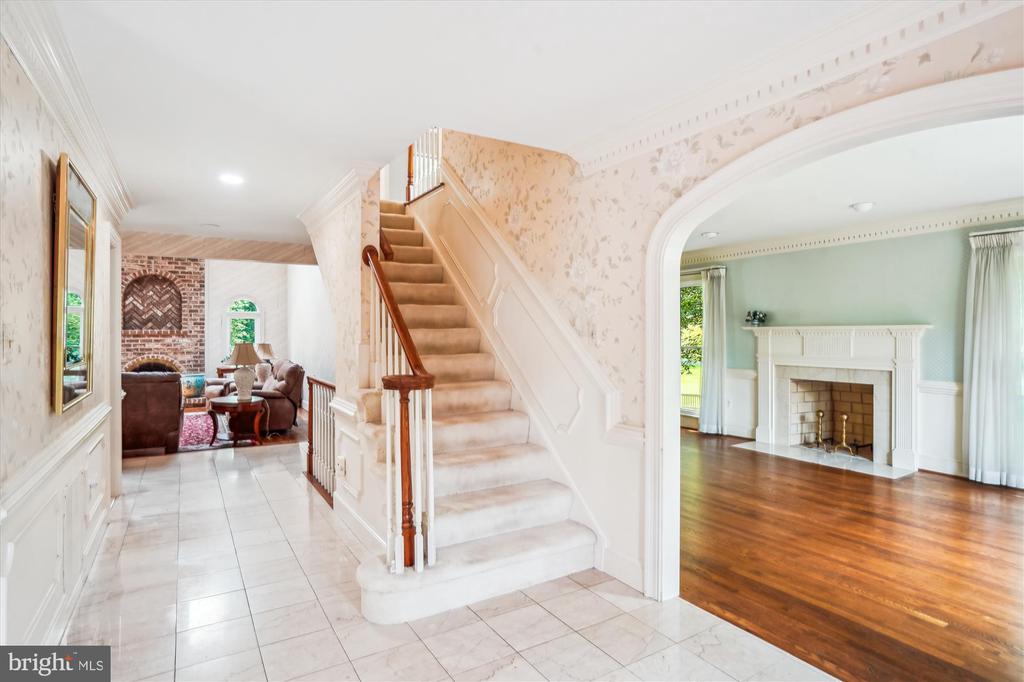 16429 EQUESTRIAN LANE