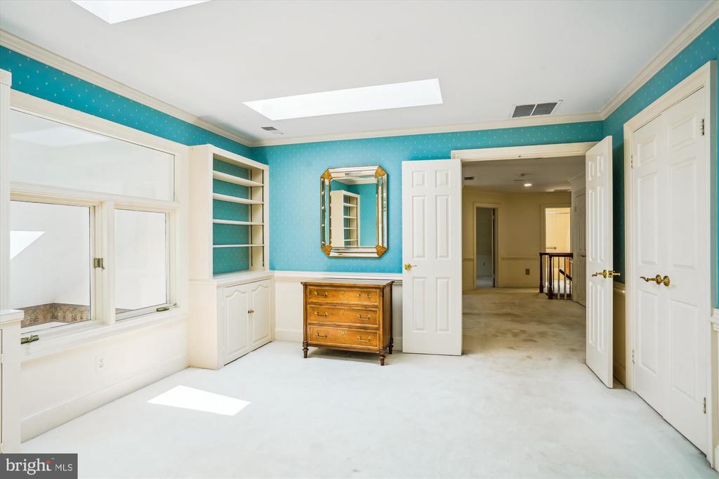 16429 EQUESTRIAN LANE
