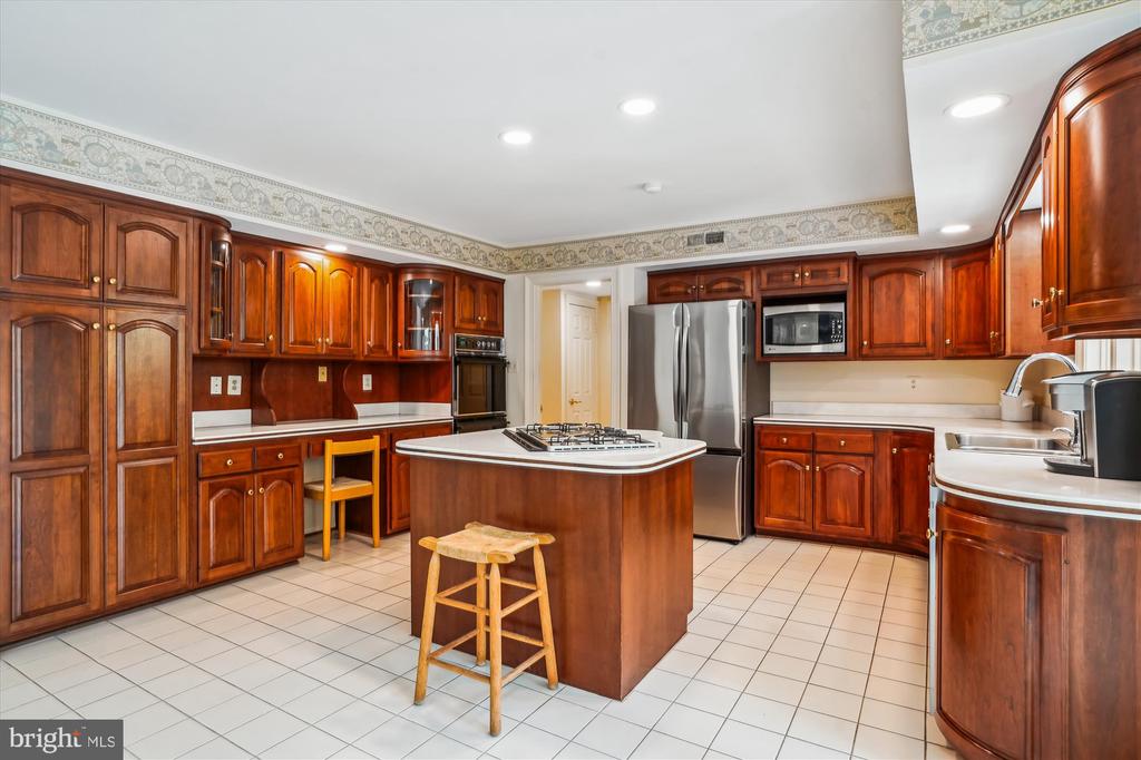 16429 EQUESTRIAN LANE