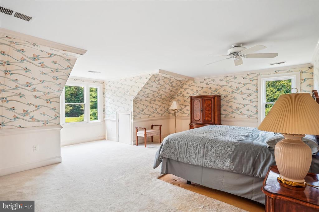 16429 EQUESTRIAN LANE