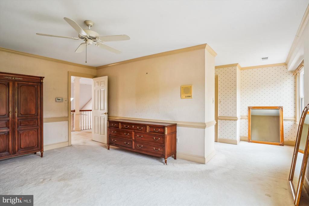 16429 EQUESTRIAN LANE