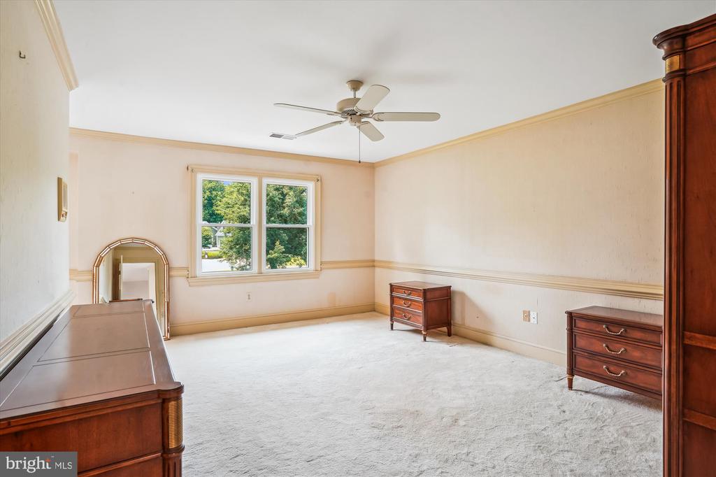 16429 EQUESTRIAN LANE