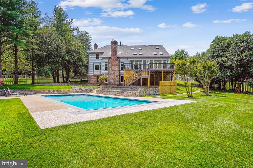 16429 EQUESTRIAN LANE
