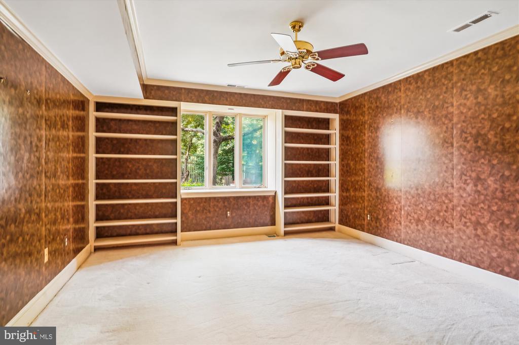 16429 EQUESTRIAN LANE