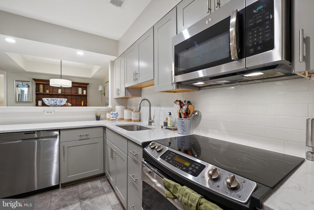 5800 INMAN PARK CIRCLE 300
