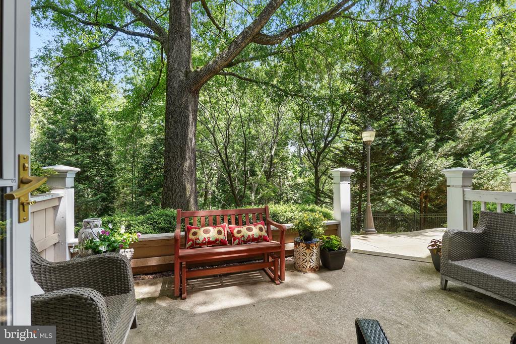 5800 INMAN PARK CIRCLE 300