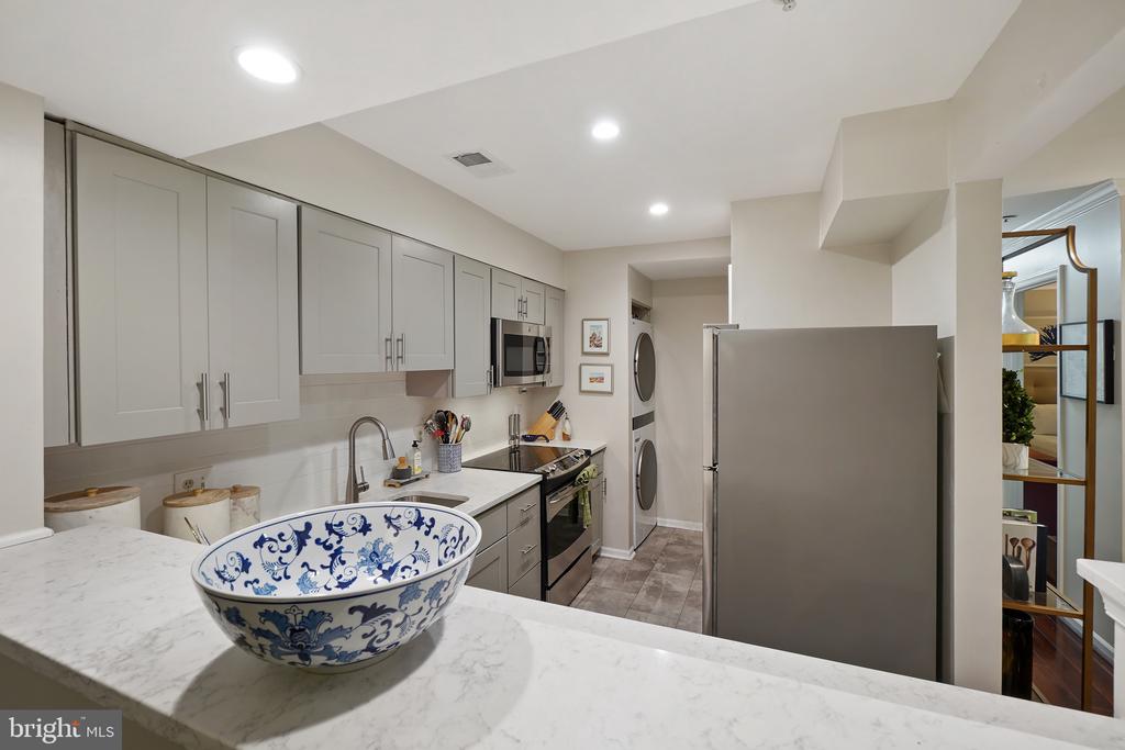5800 INMAN PARK CIRCLE 300