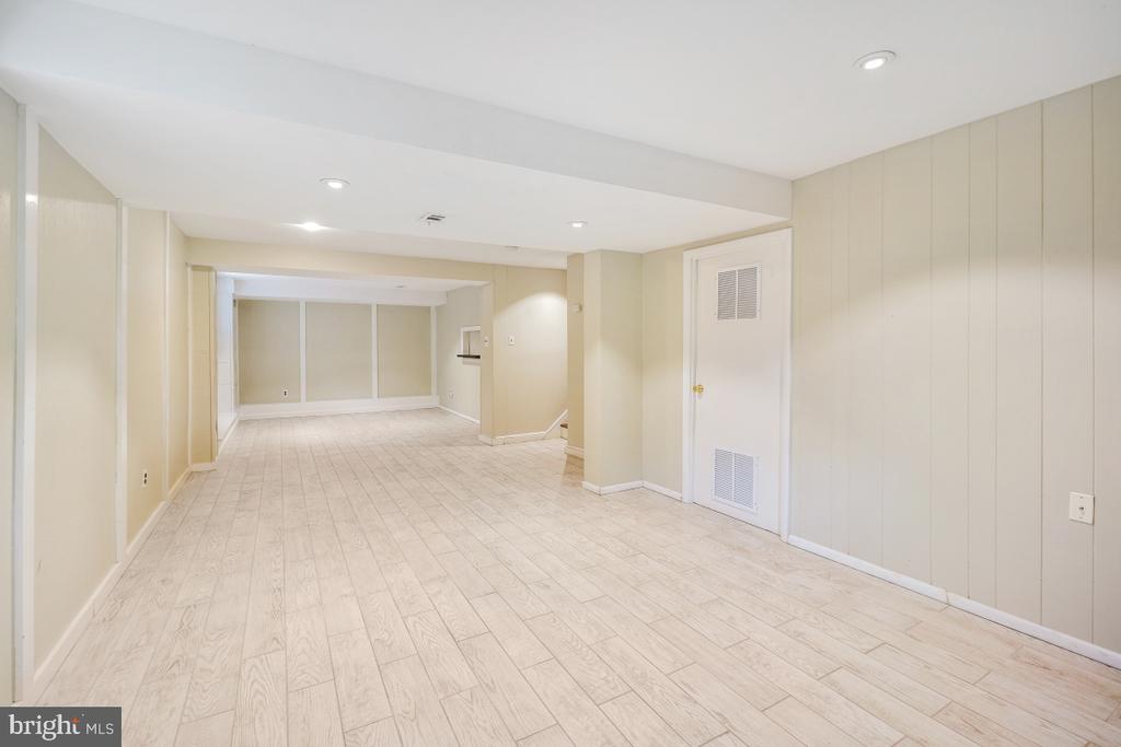 7616 WINTERBERRY PLACE