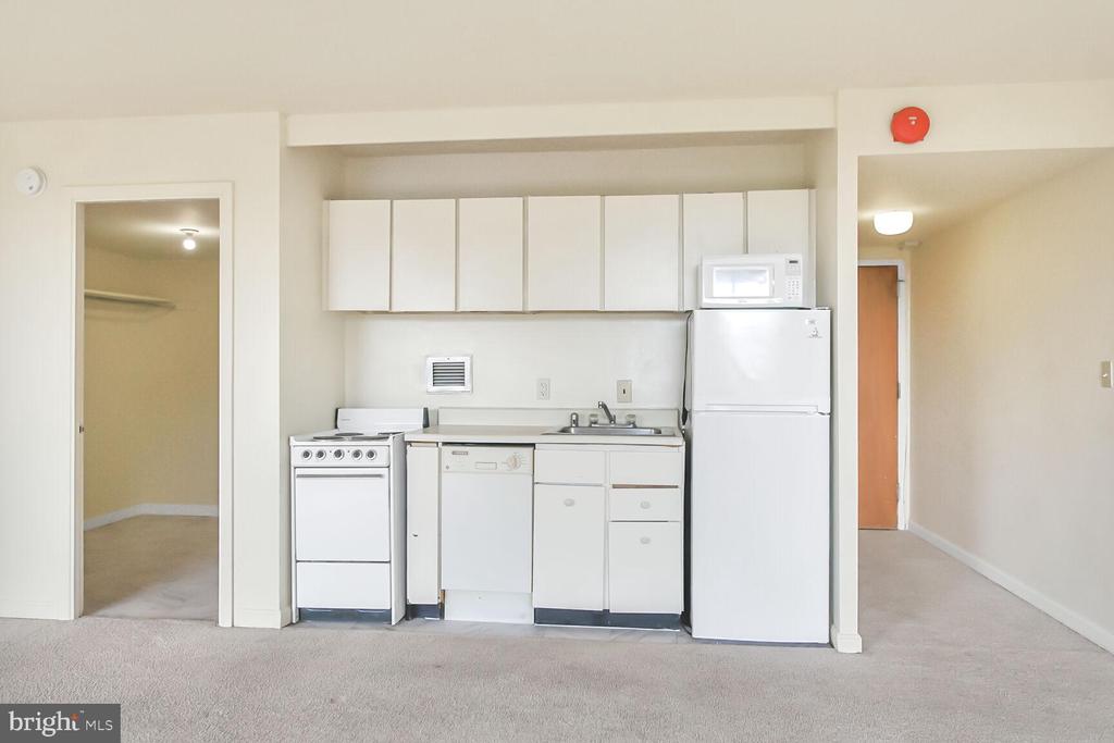 7505 DEMOCRACY BOULEVARD A-422