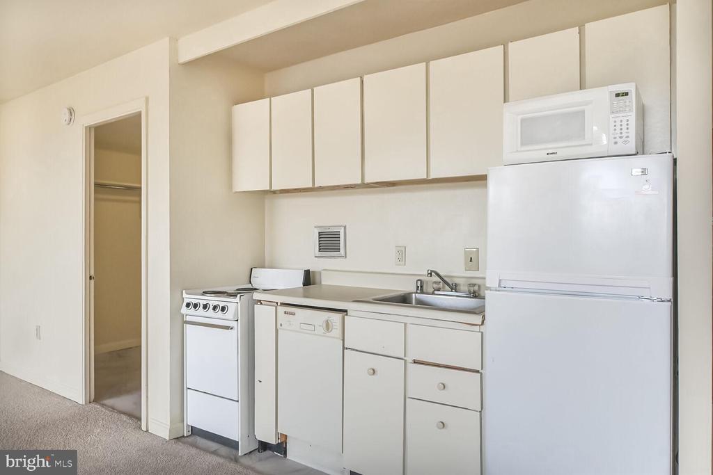 7505 DEMOCRACY BOULEVARD A-422