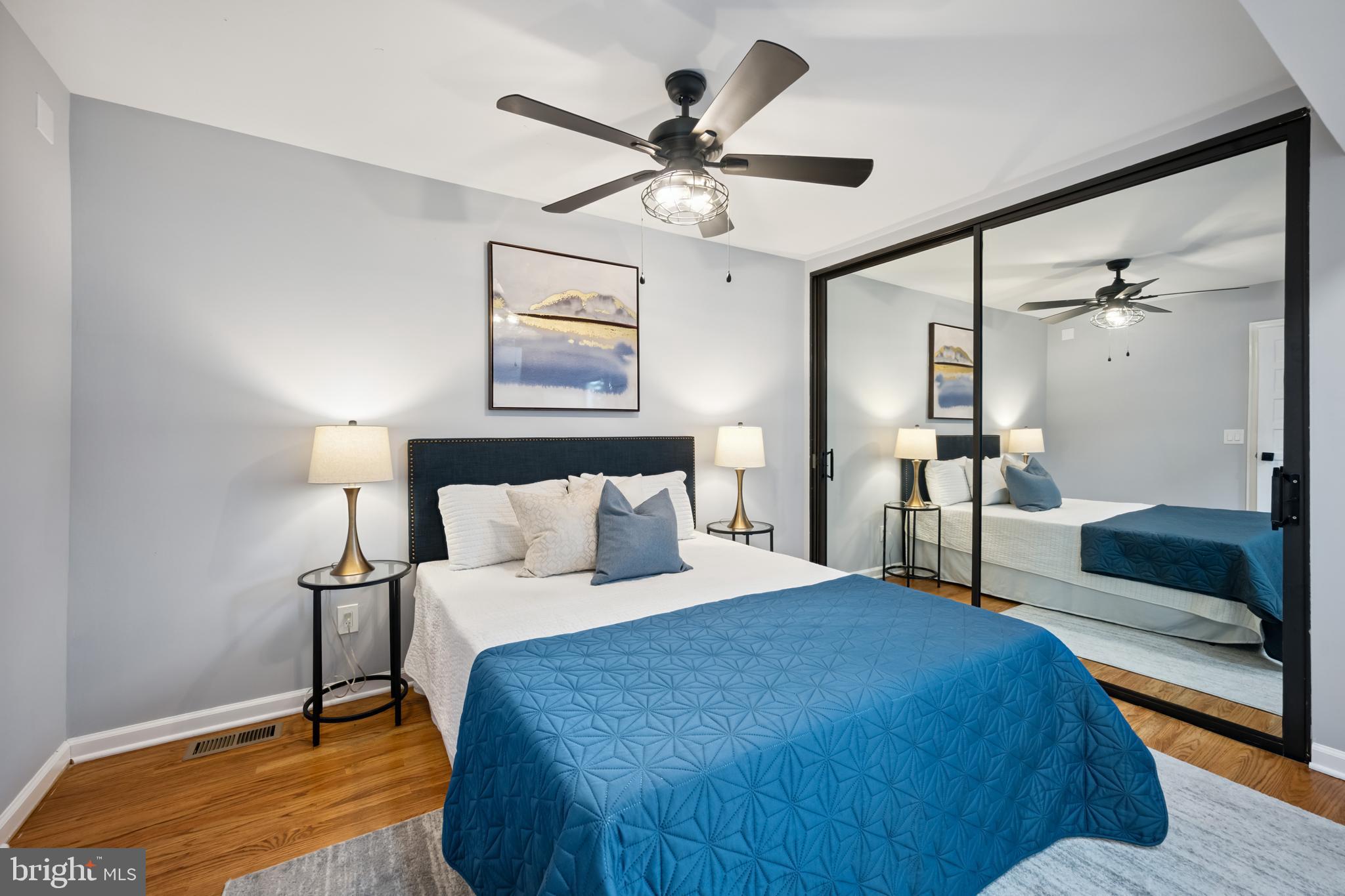 205 UNIVERSITY BOULEVARD W