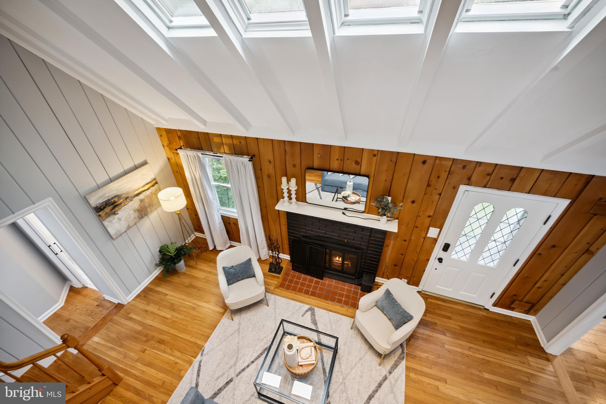 205 UNIVERSITY BOULEVARD W