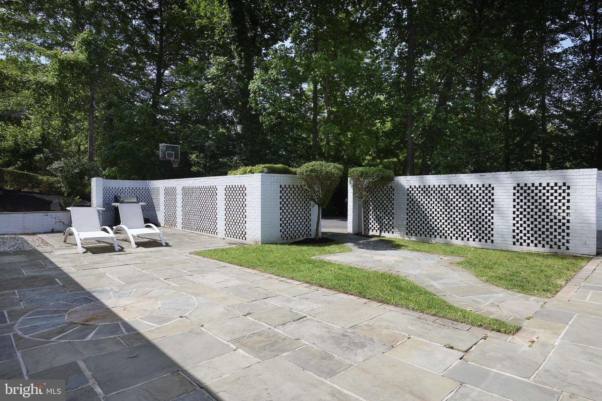 7415 BRADLEY BOULEVARD