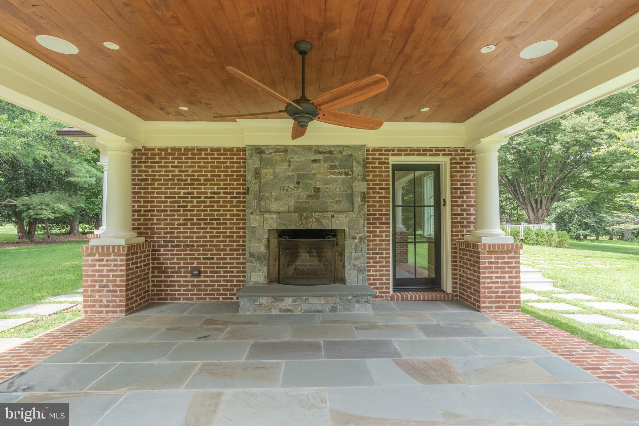 8908 HOLLY LEAF LANE