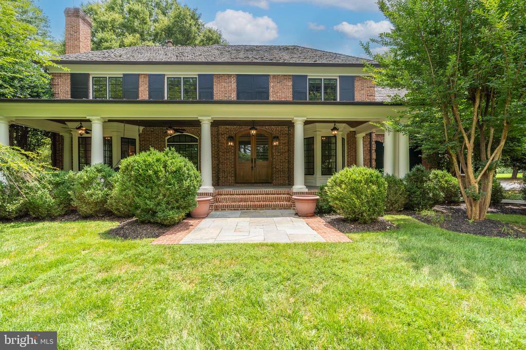 8908 HOLLY LEAF LANE