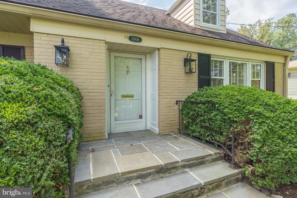 5806 CONWAY ROAD