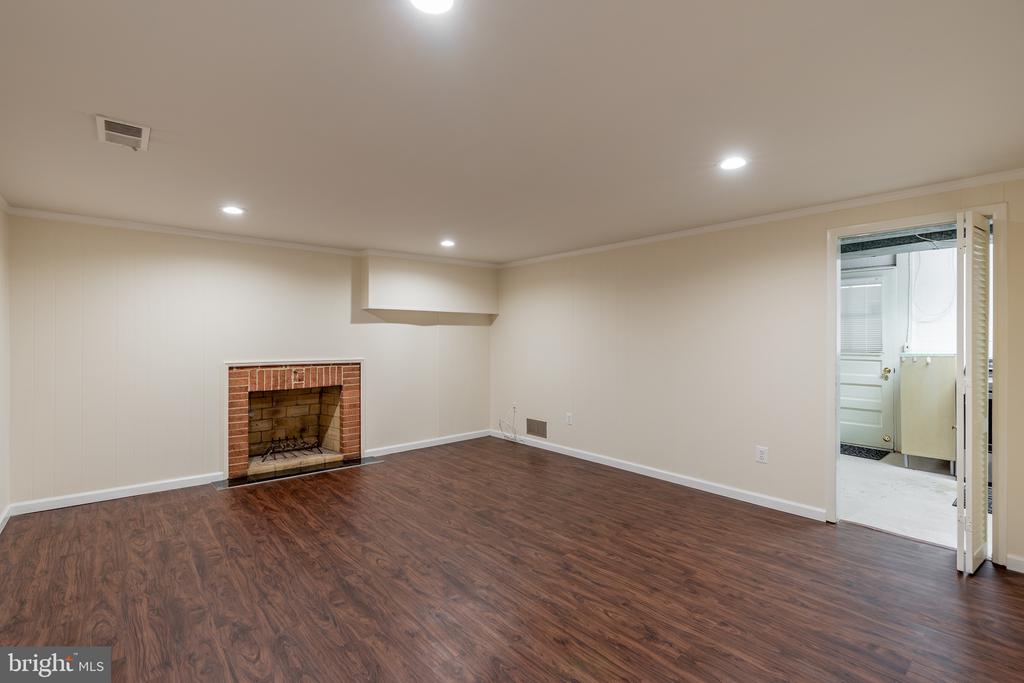 5806 CONWAY ROAD