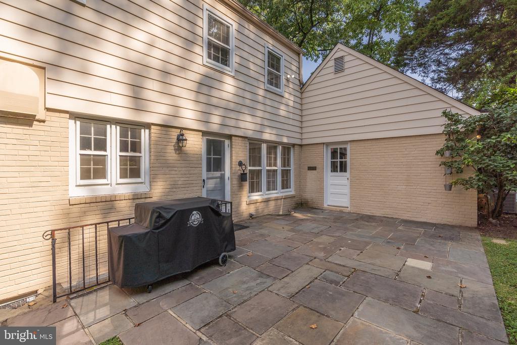 5806 CONWAY ROAD