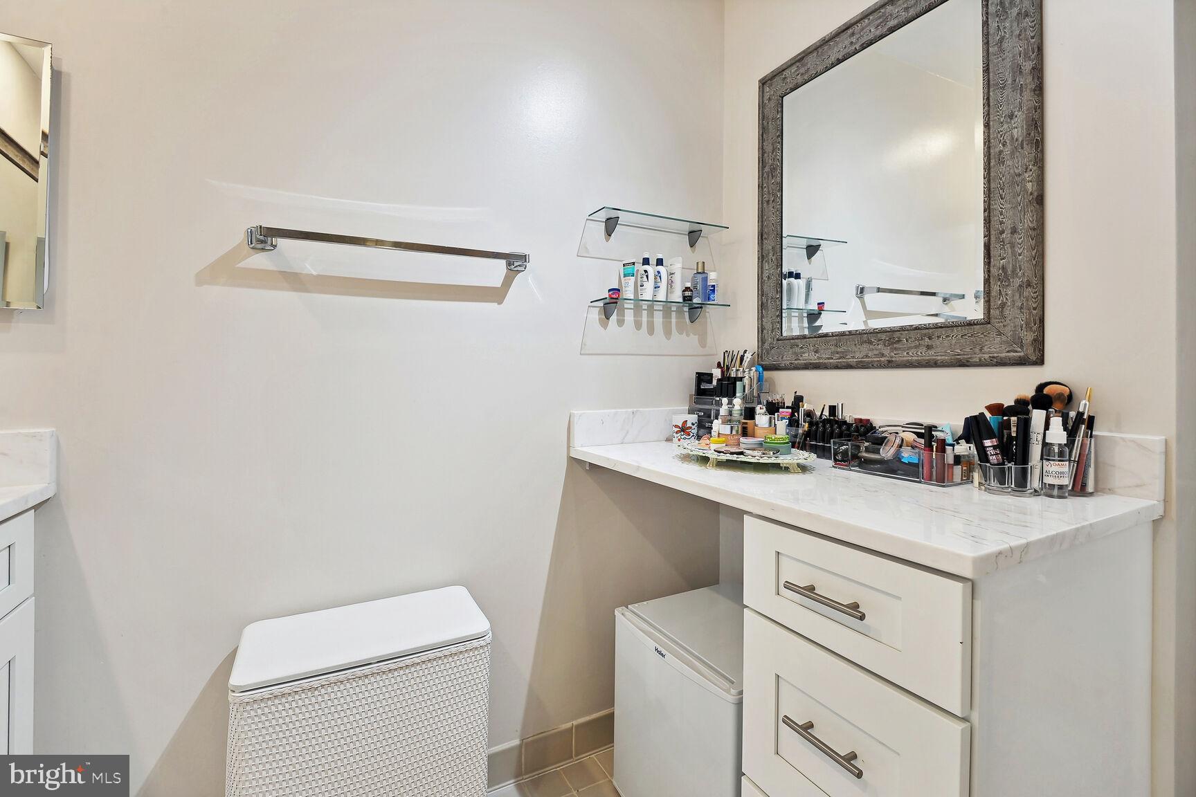 5105 WESTBARD AVENUE 6