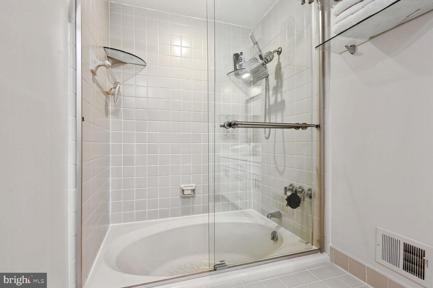 5105 WESTBARD AVENUE 6