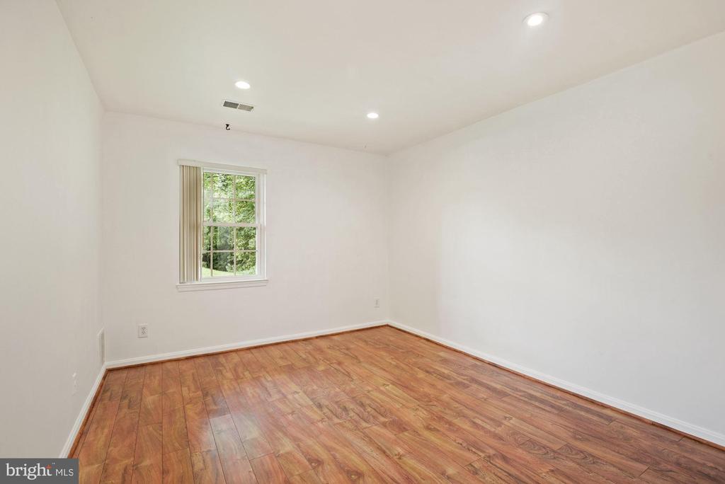 10400 PARTHENON COURT 10400