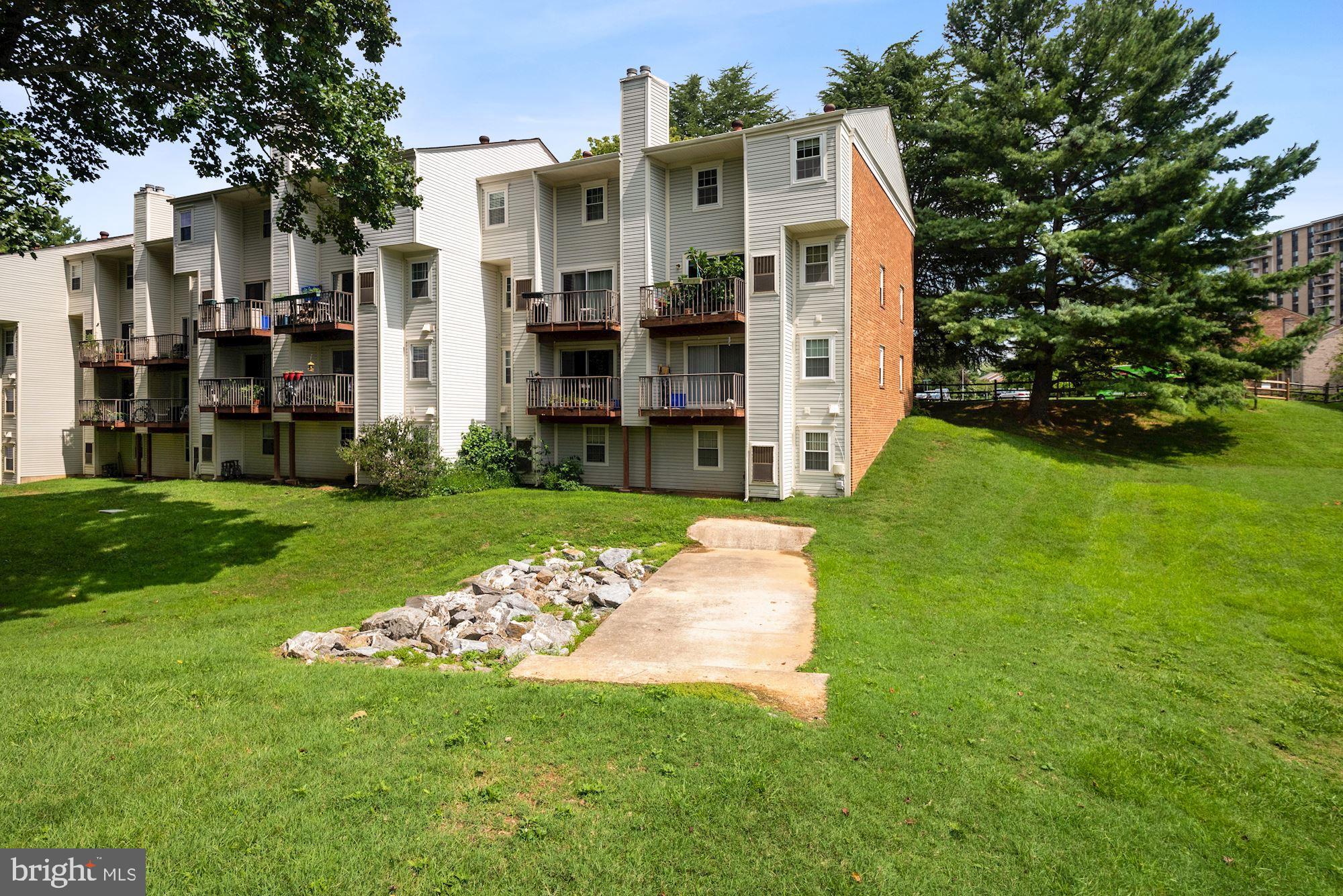 10400 PARTHENON COURT 10400