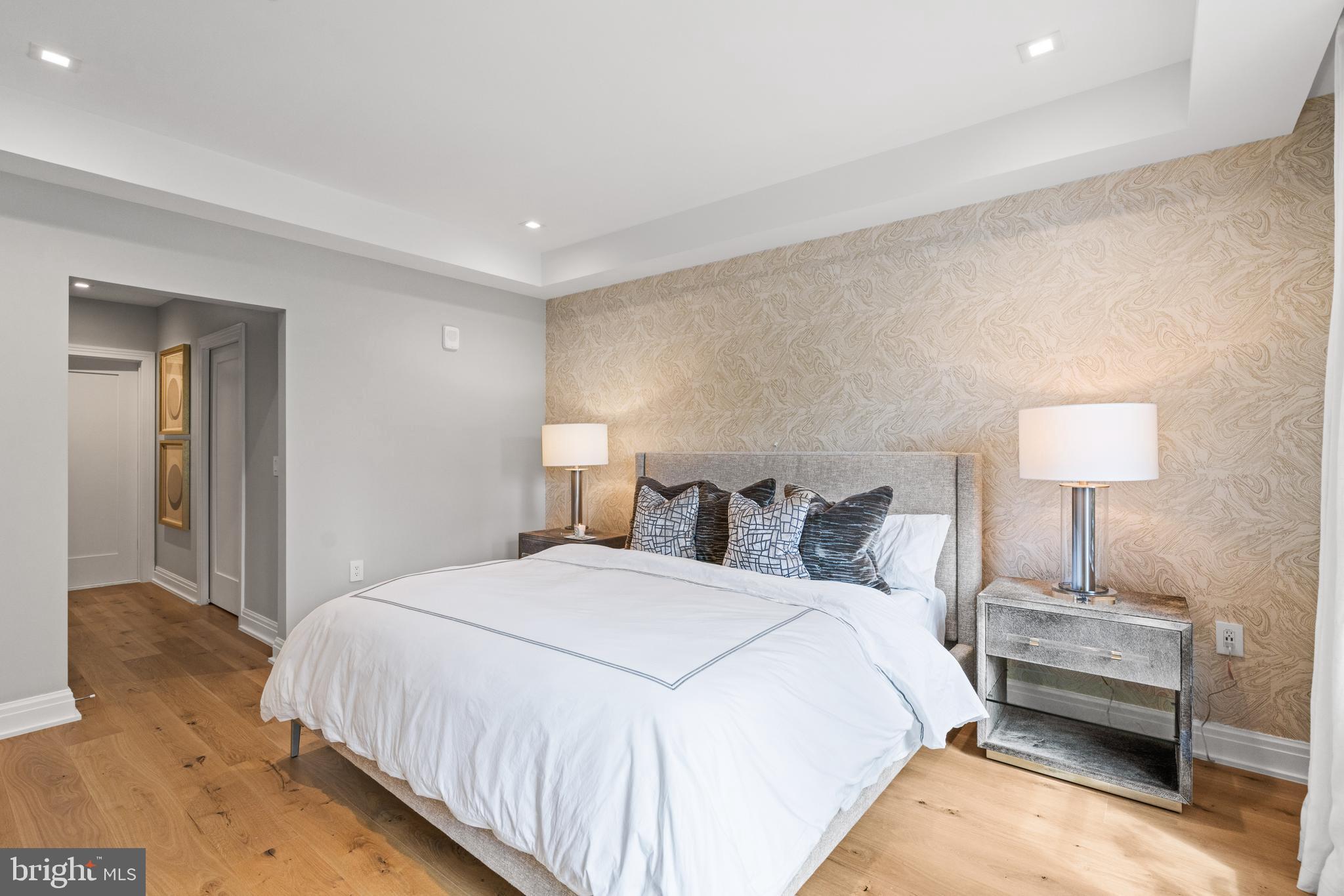 8551 CONNECTICUT AVENUE 201