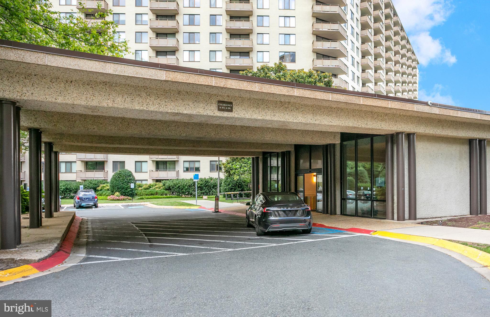 5225 POOKS HILL ROAD 1002N