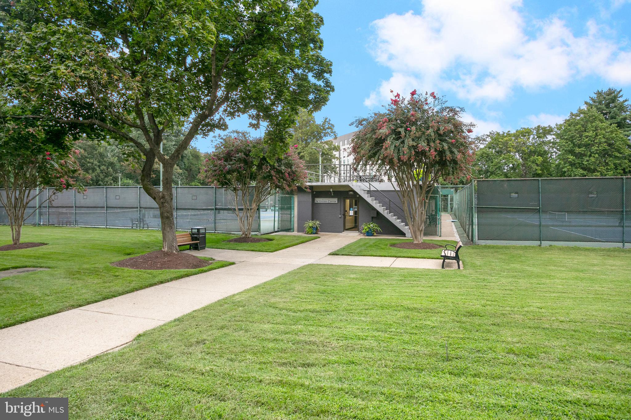 5225 POOKS HILL ROAD 1002N