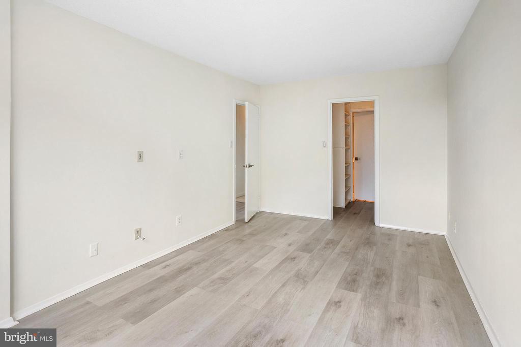 5225 POOKS HILL ROAD 1002N