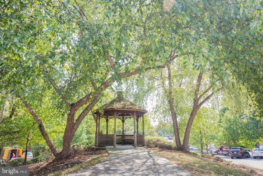 2904 N LEISURE WORLD BOULEVARD 406