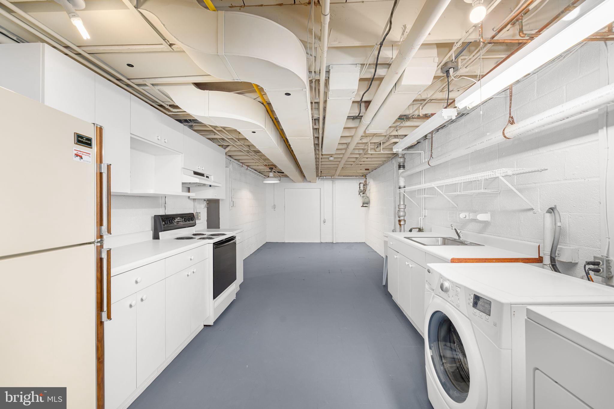 5505 PEMBROKE TERRACE