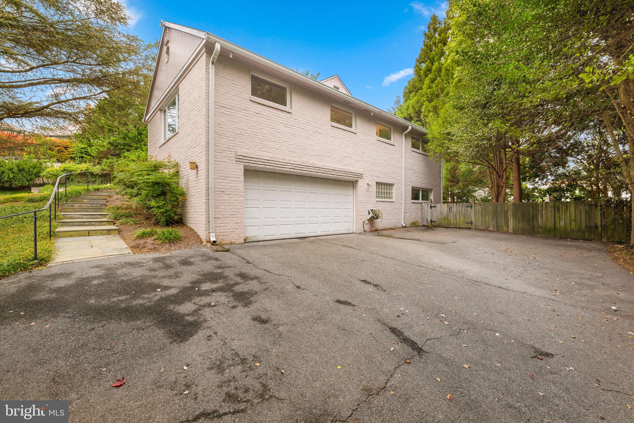 5505 PEMBROKE TERRACE