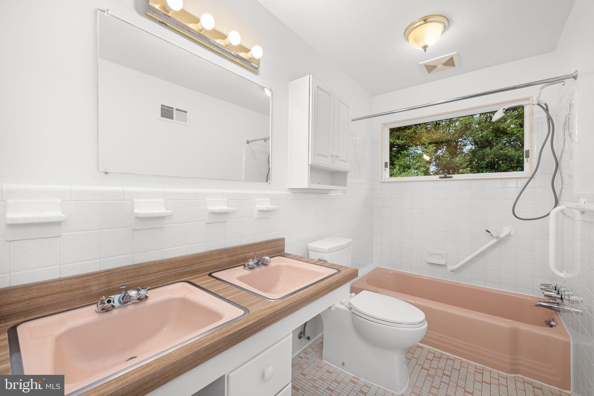 5505 PEMBROKE TERRACE