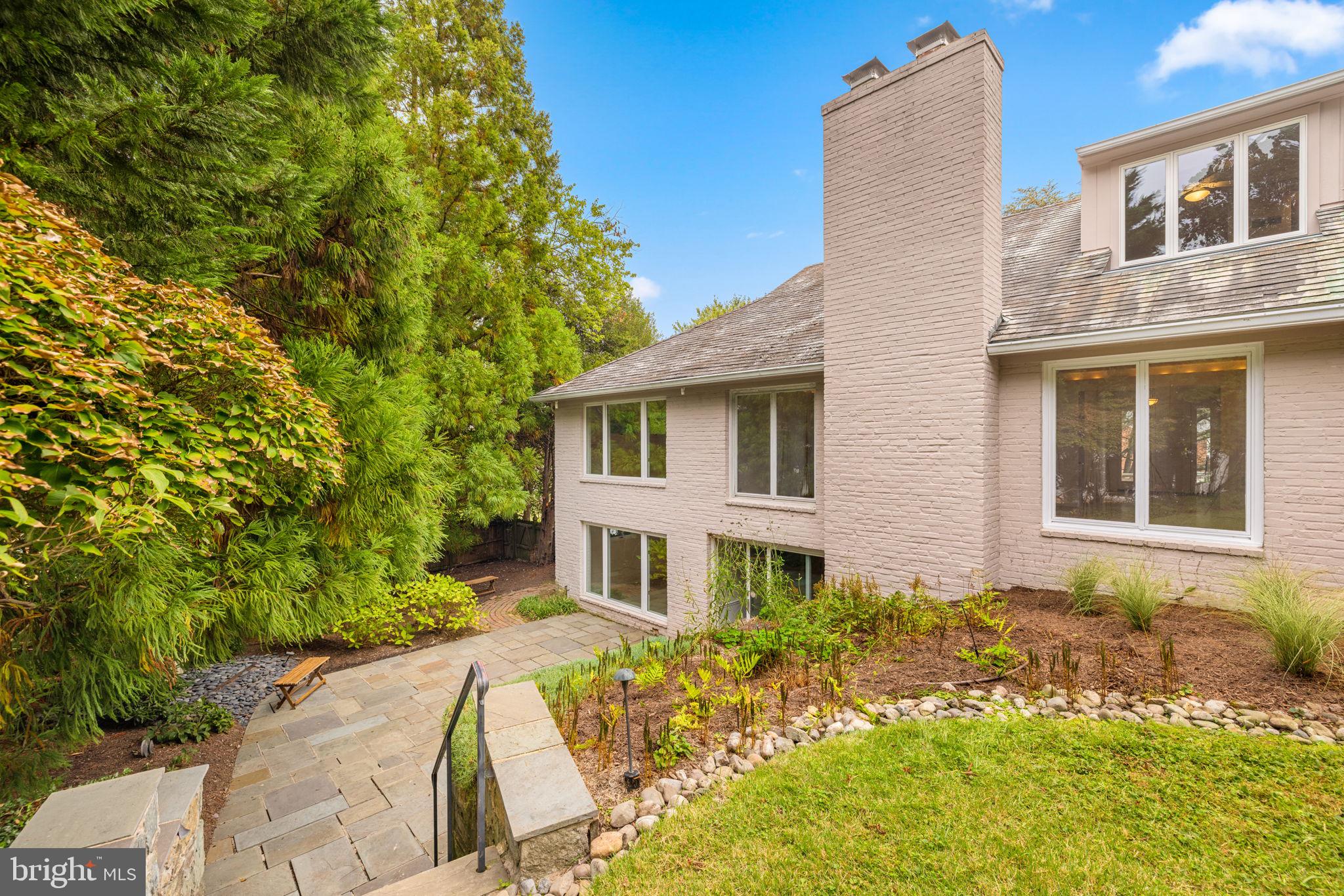 5505 PEMBROKE TERRACE