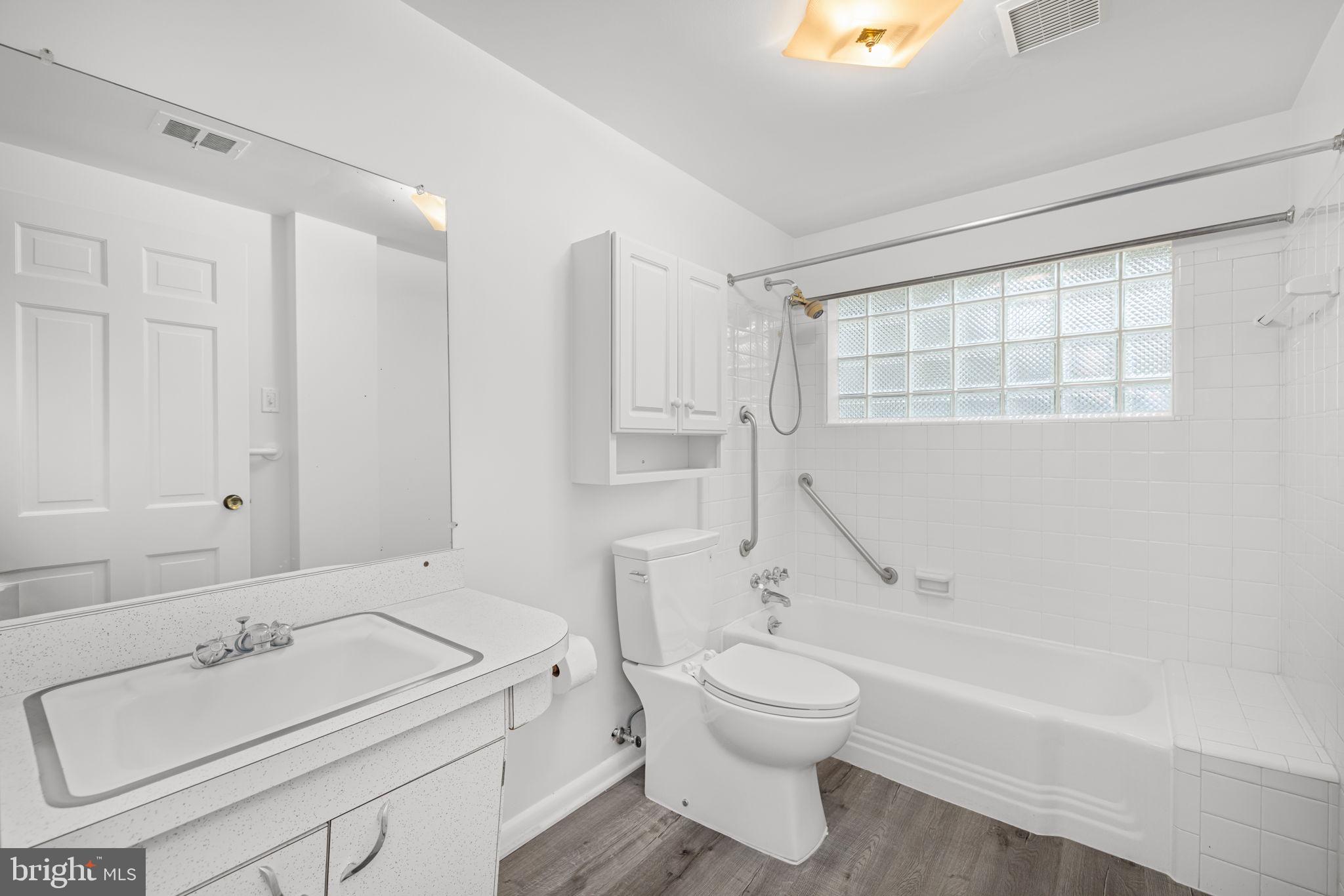 5505 PEMBROKE TERRACE