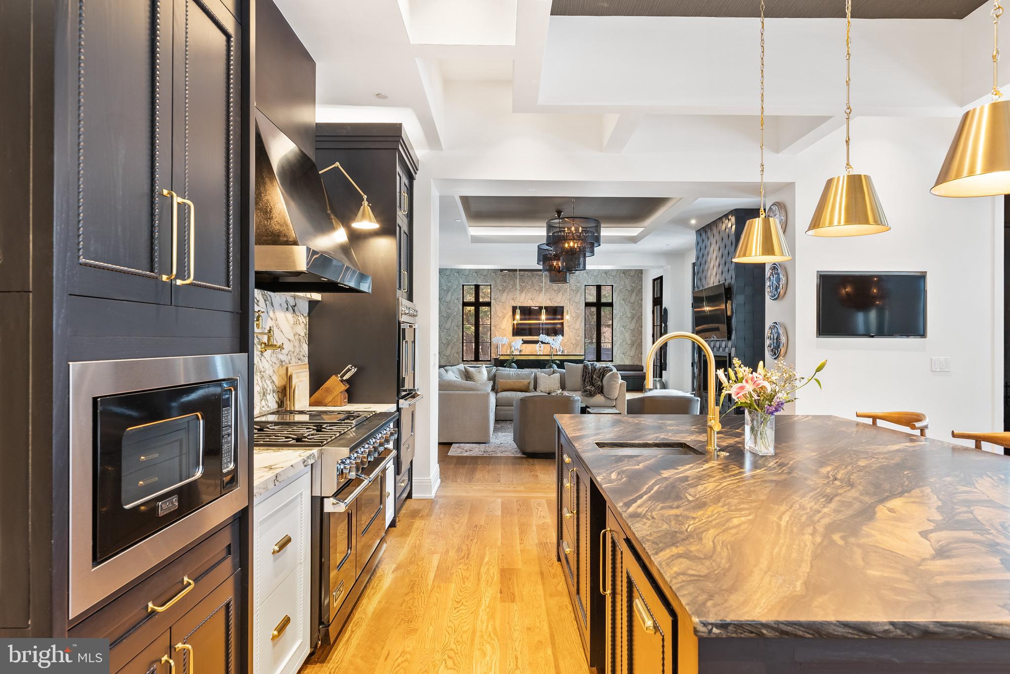 8913 HOLLY LEAF LANE