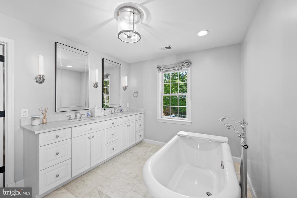5521 BRITE DRIVE