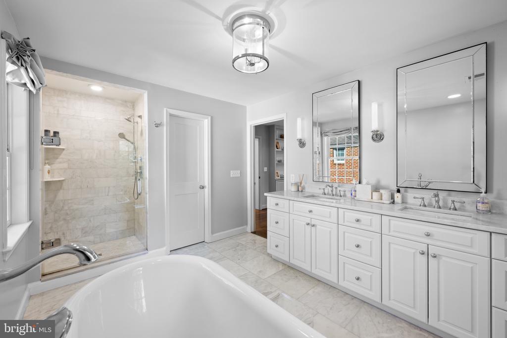 5521 BRITE DRIVE