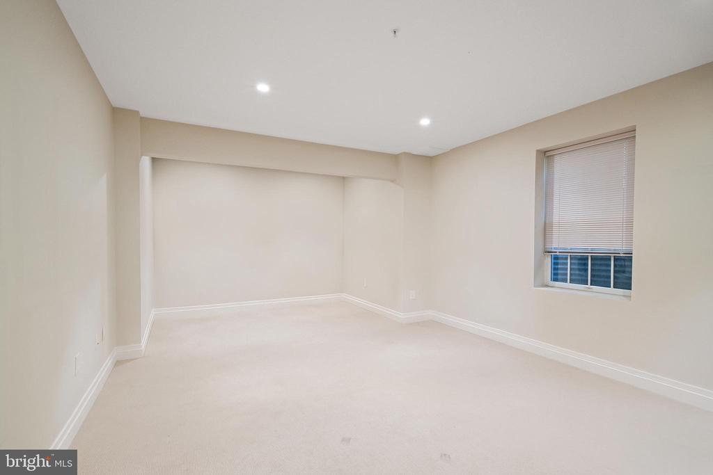 7301 BANNOCKBURN RIDGE COURT