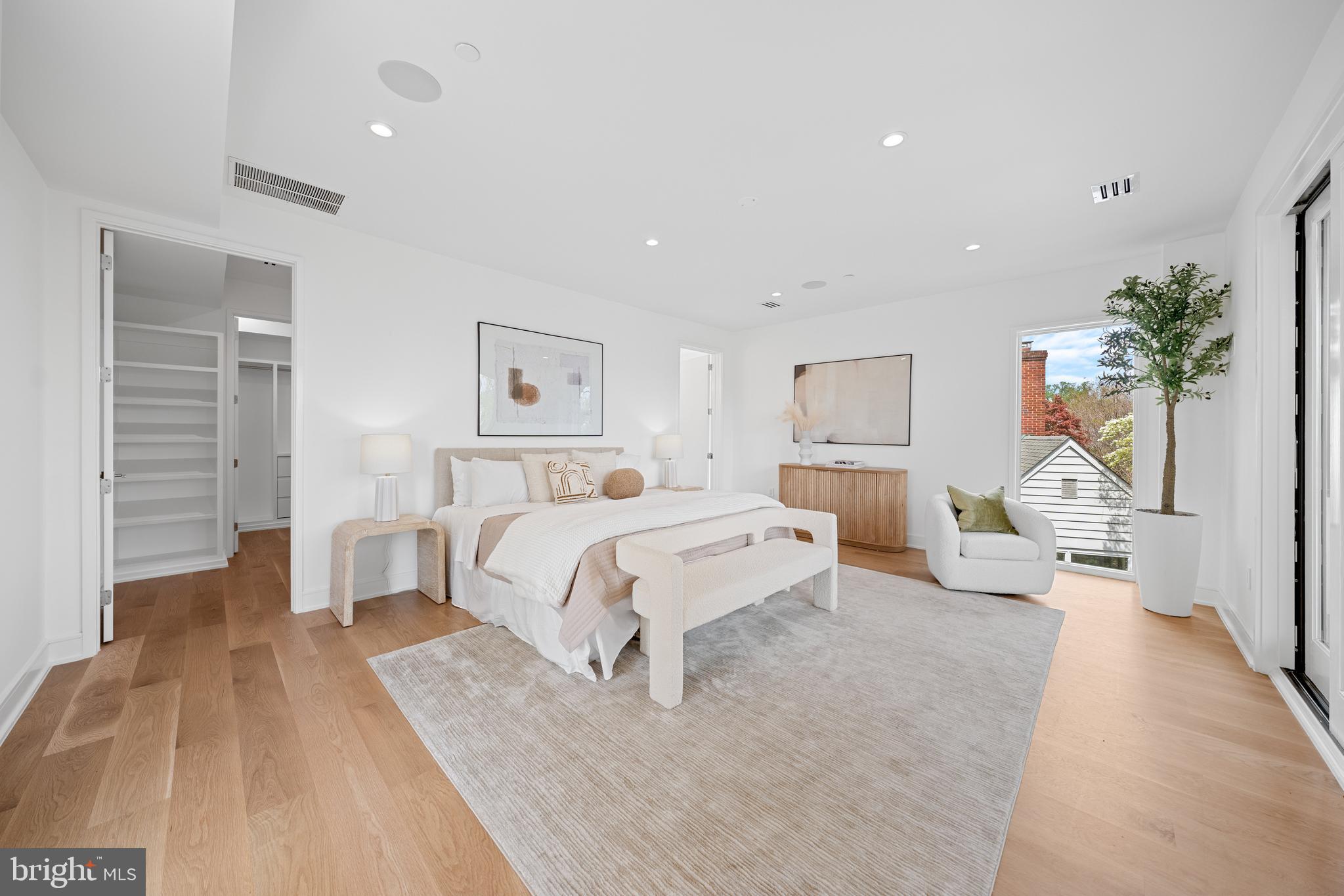7805 MOORLAND LANE