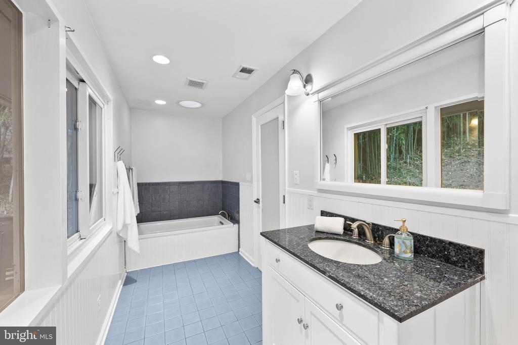 7108 BROXBURN DRIVE